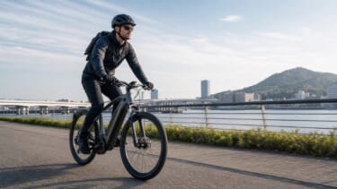 街中を走るスポーツタイプのe-bike